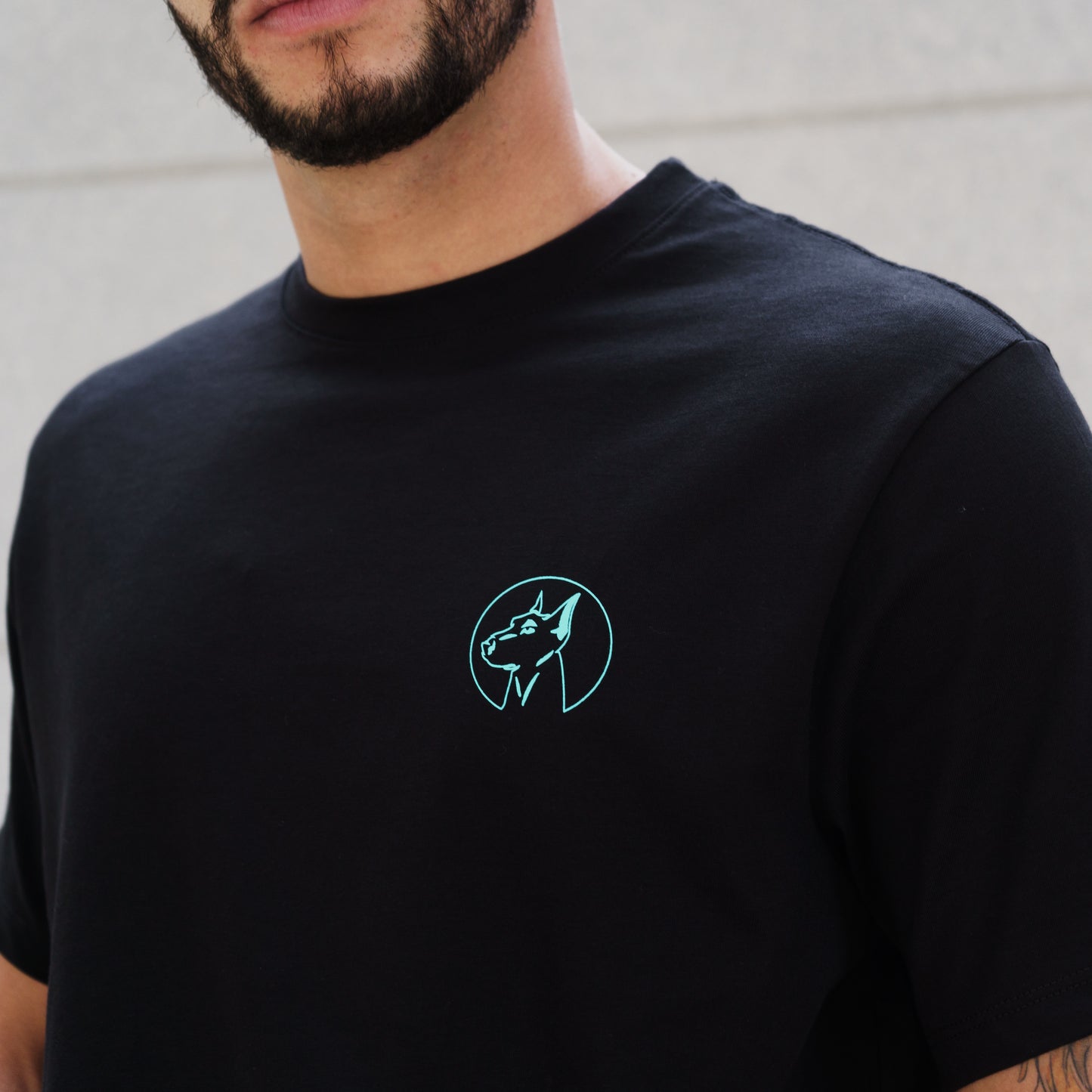 Camiseta Orbit Black - Colección 0105